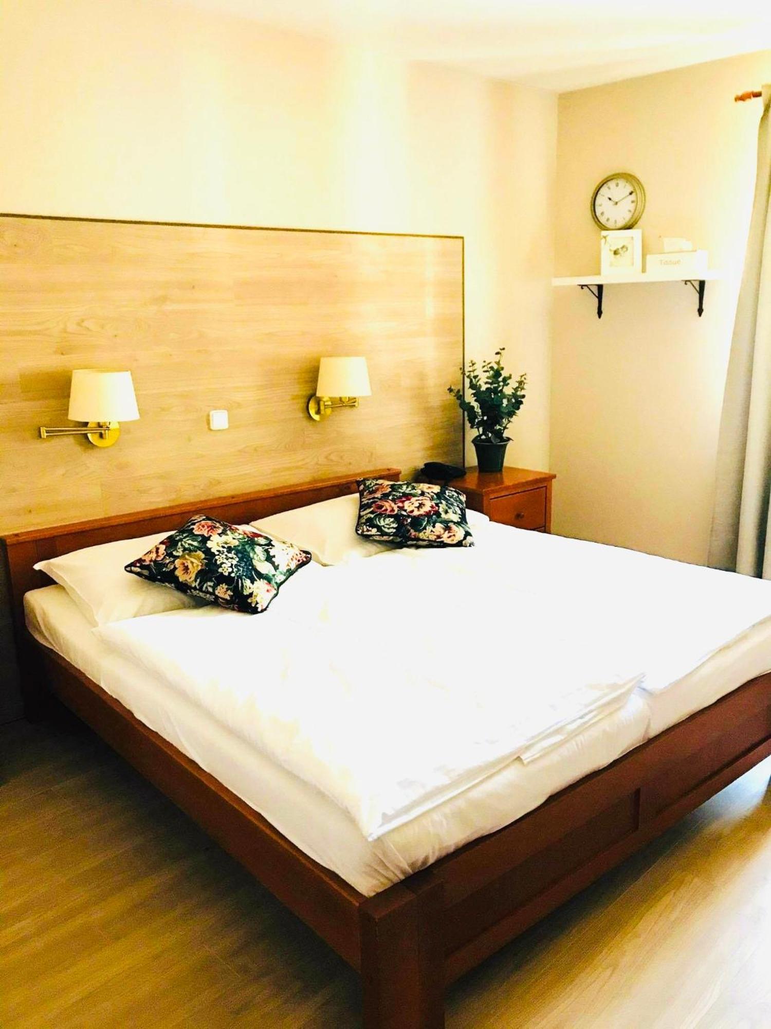 Hotel Posta Sobotka Luaran gambar