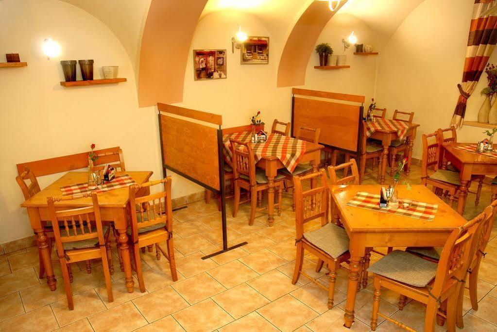 Hotel Posta Sobotka Luaran gambar